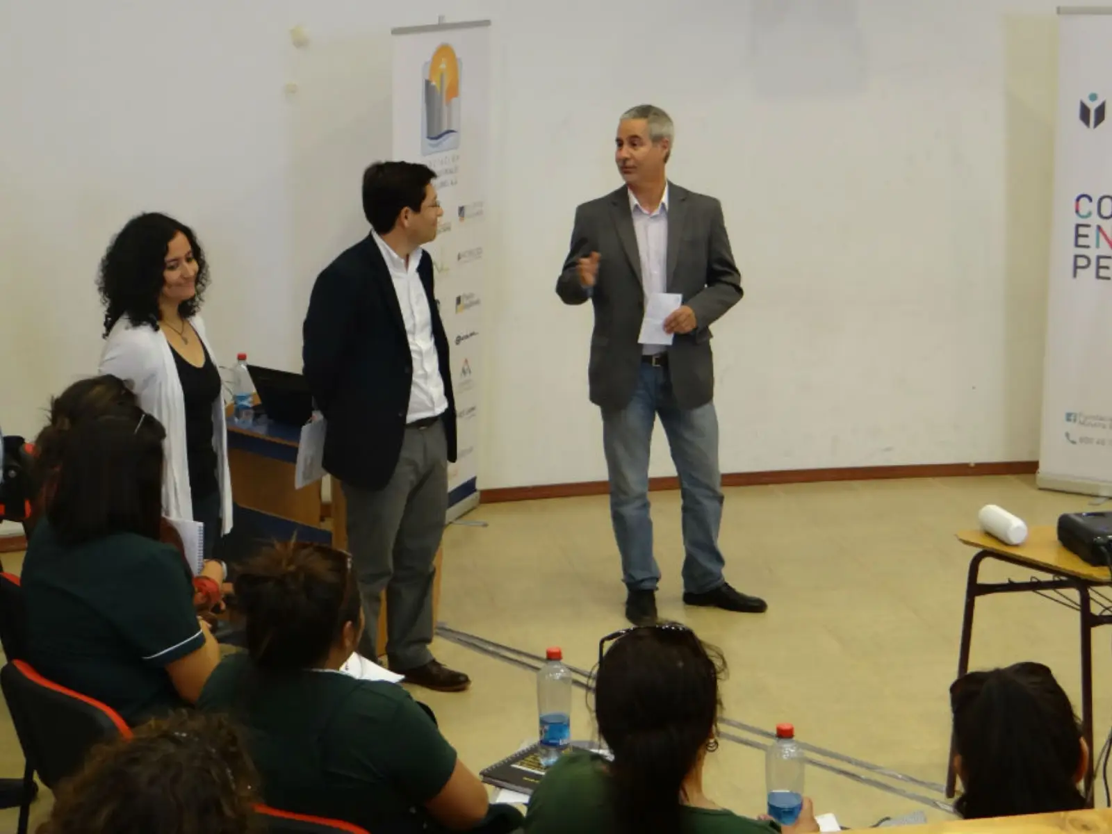 Docentes de Mejillones continúan capacitándose en relevante Diplomado
