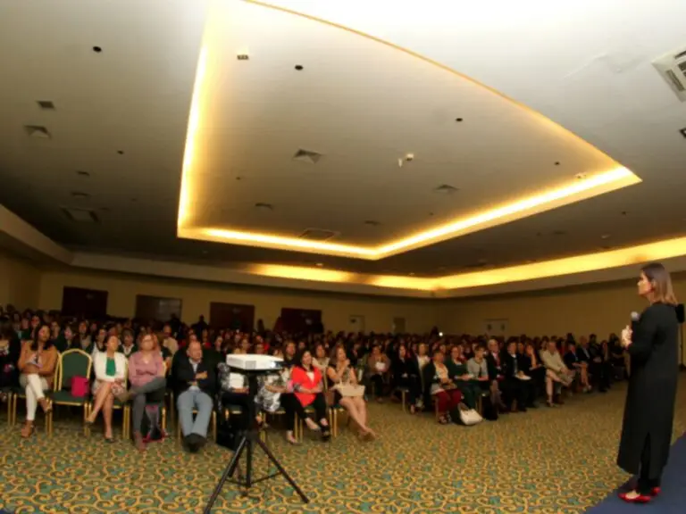 Con gran éxito se desarrolló seminario “Familia- Escuela: Prácticas Innovadoras” con intervención de Pilar Sordo