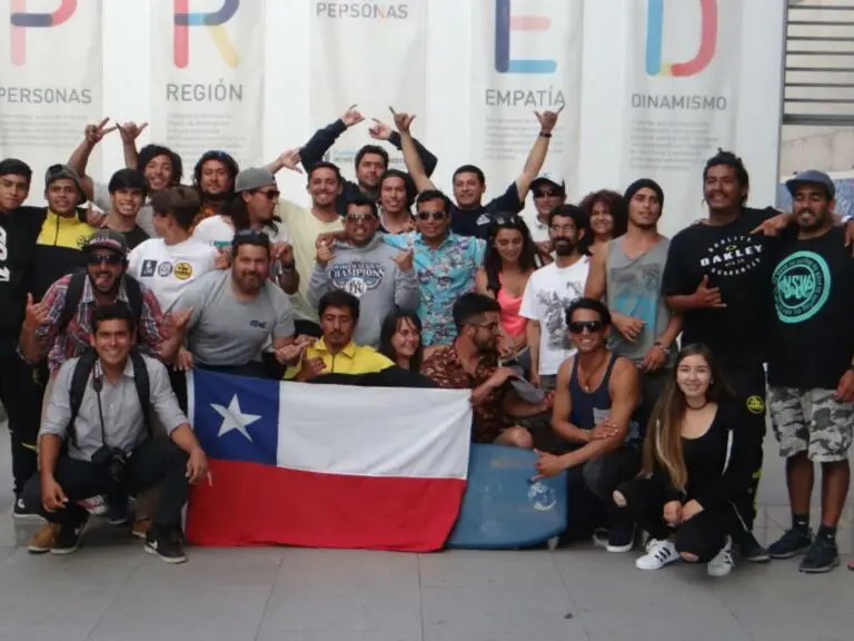 Jóvenes conforman la Federación Deportiva Chilena de Bodyboard