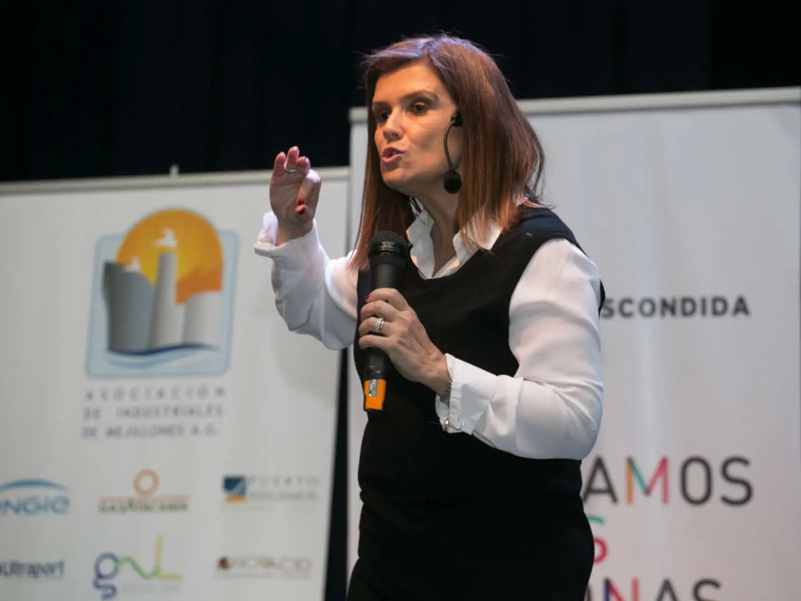 Pilar Sordo enseñó a los padres cómo estimular a sus niños