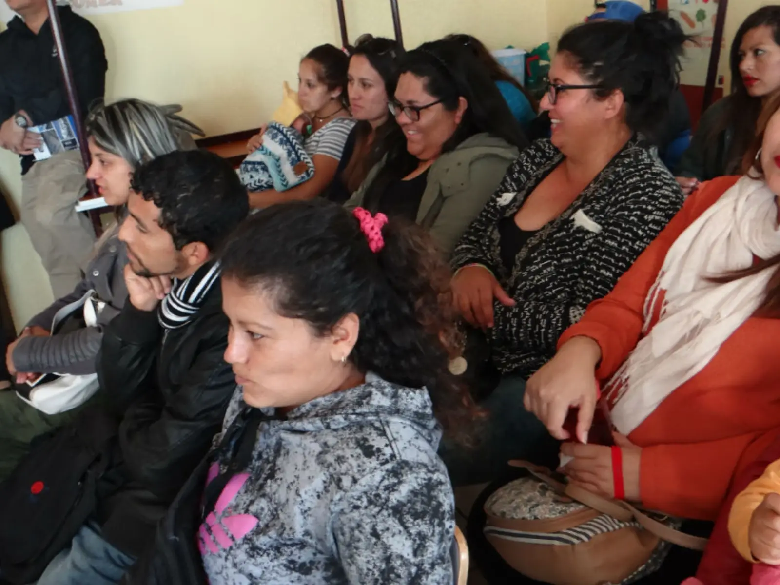 Padres se capacitan para contar cuentos a sus niños