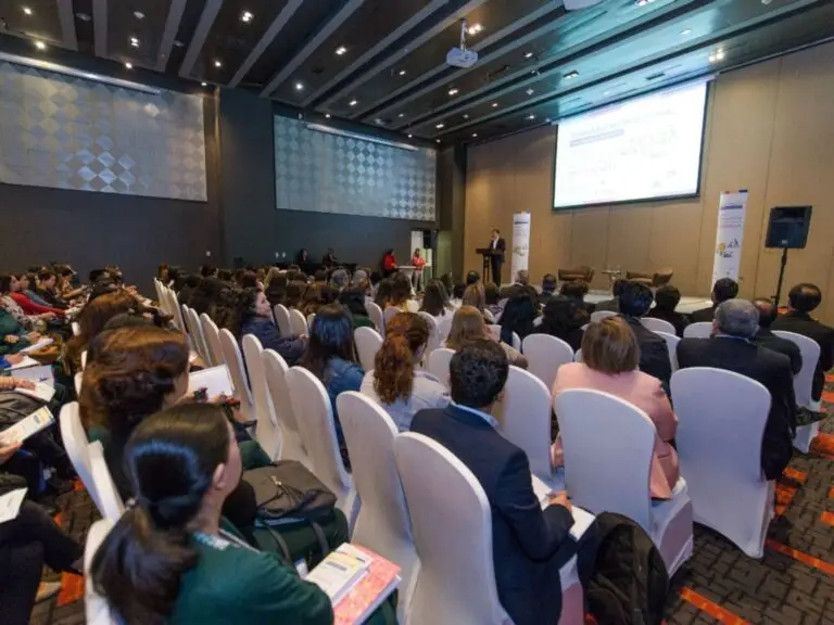 Exitoso Seminario Internacional sobre Comunidades de Aprendizaje