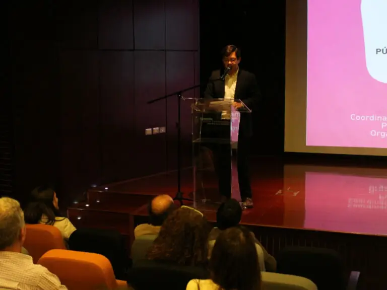 Libro de Sociedad en Acción presenta cifras sobre estas instituciones en Chile