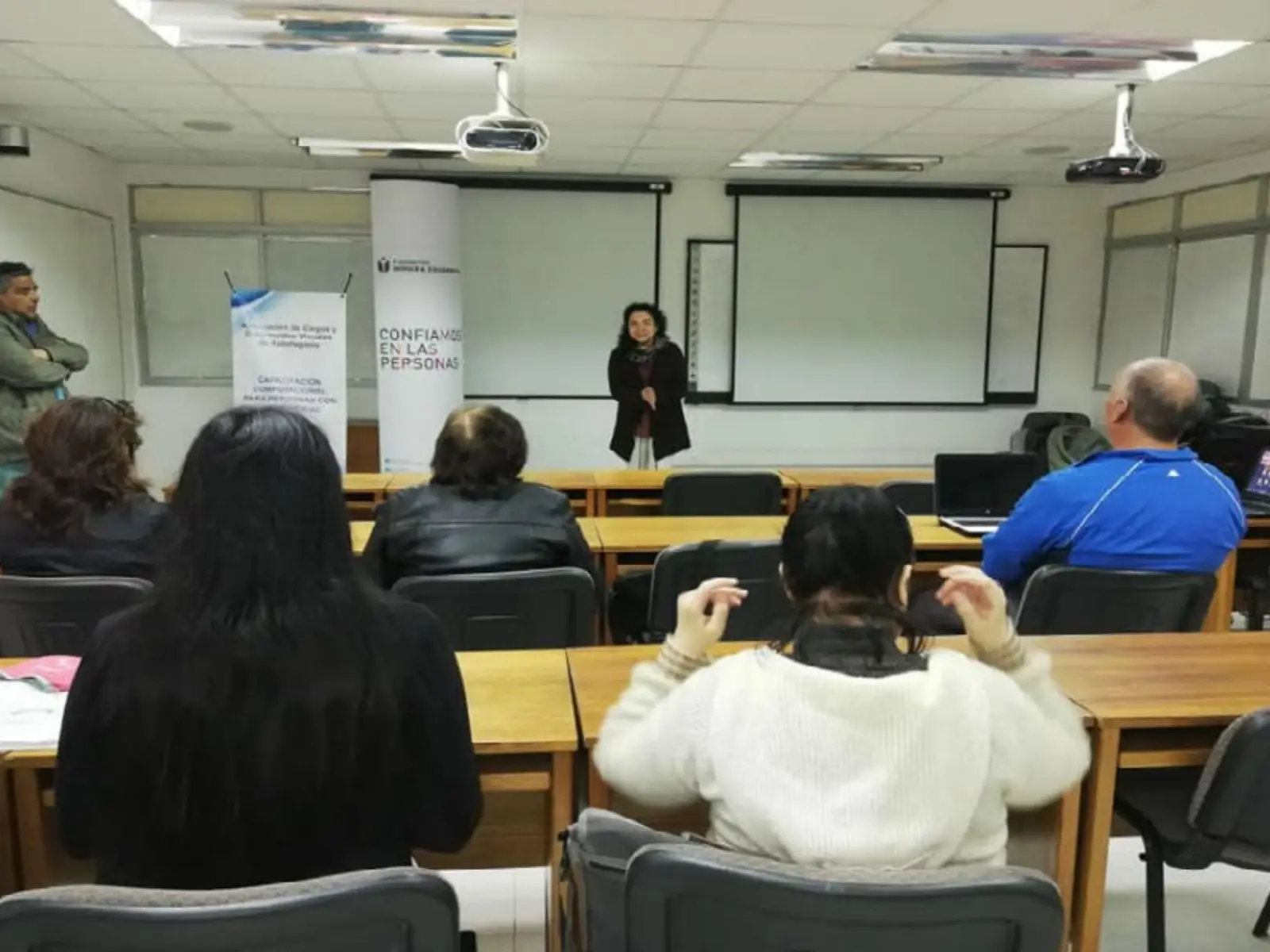 Proyecto social de inclusión capacita a personas con discapacidad visual