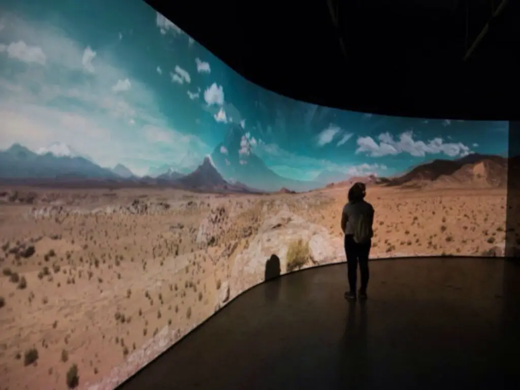 Inédita Exposición Sensorial Recrea la Inmensidad del Arte Rupestre Atacameño