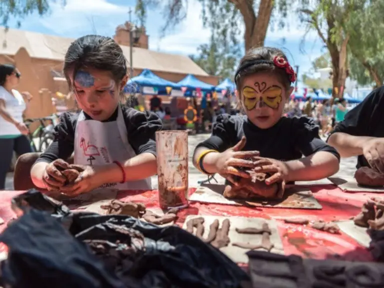 4ta versión de la Feria Familia y Comunidad llega a Mejillones y San Pedro de Atacama