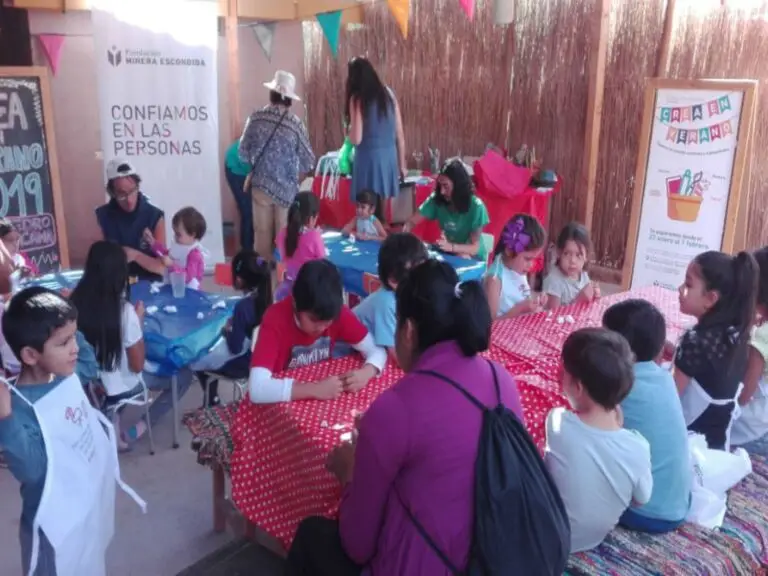 Talleres “Crea en verano” llegan a San Pedro de Atacama