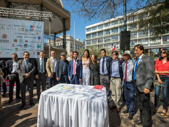 Más de 70 organizaciones firman pacto por Antofagasta