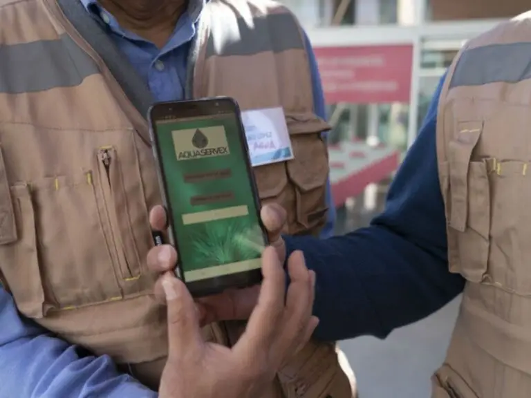 Innovador dispositivo logra controlar la red de agua potable por celular y evitar fugas