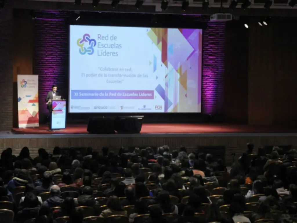 La Red de Escuelas Líderes invita a escuelas y liceos a su 13° Seminario Internacional