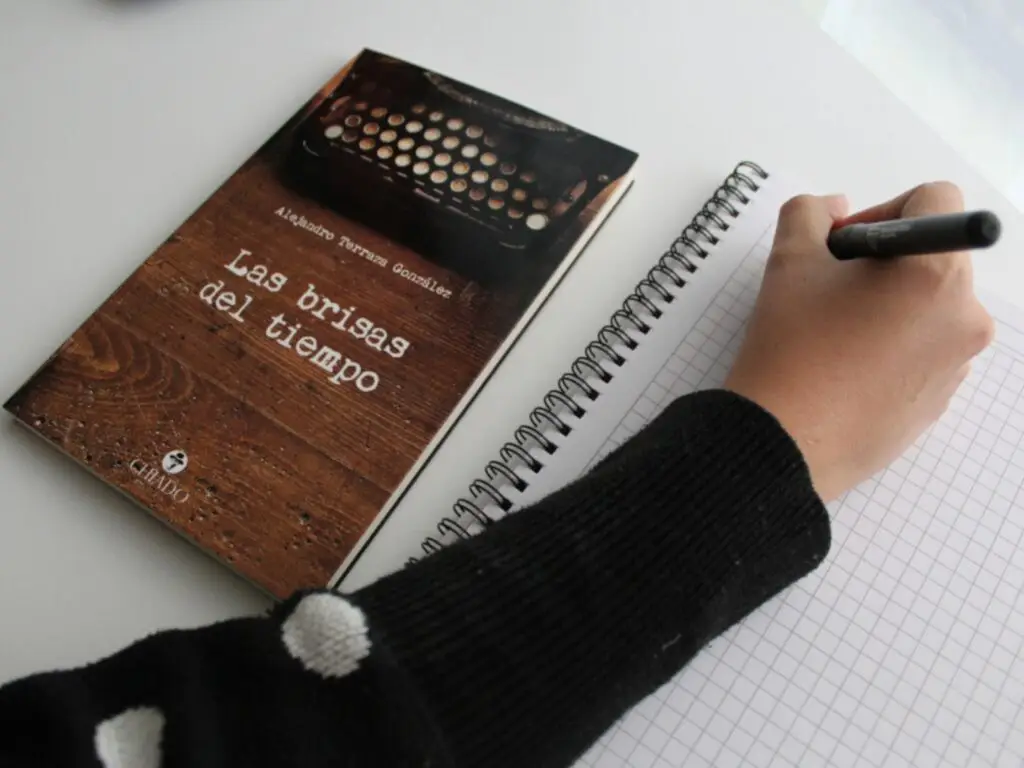 Literatura, cine, artes visuales y música se toman 3er ciclo de Talleres Artísticos