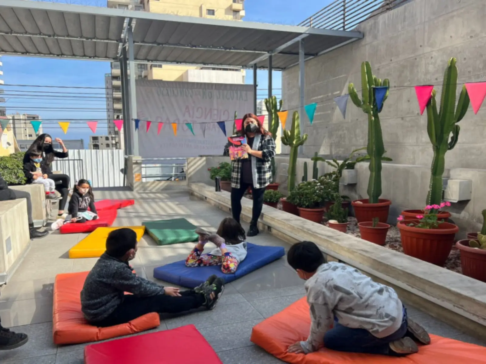 Fundación Minera Escondida y Dibujona realizan talleres artísticos para la comunidad durante junio