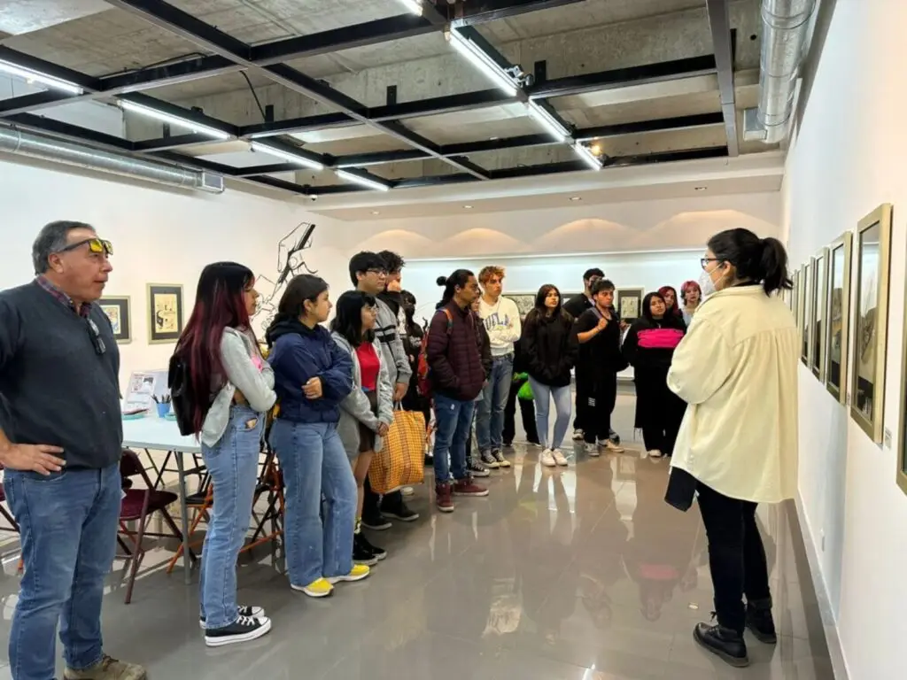 Artistas locales del collage inauguran exposición en Sala de Arte de Fundación Minera Escondida