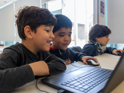 Niños, niñas y familias de Antofagasta aprendieron sobre ciudadanía digital
