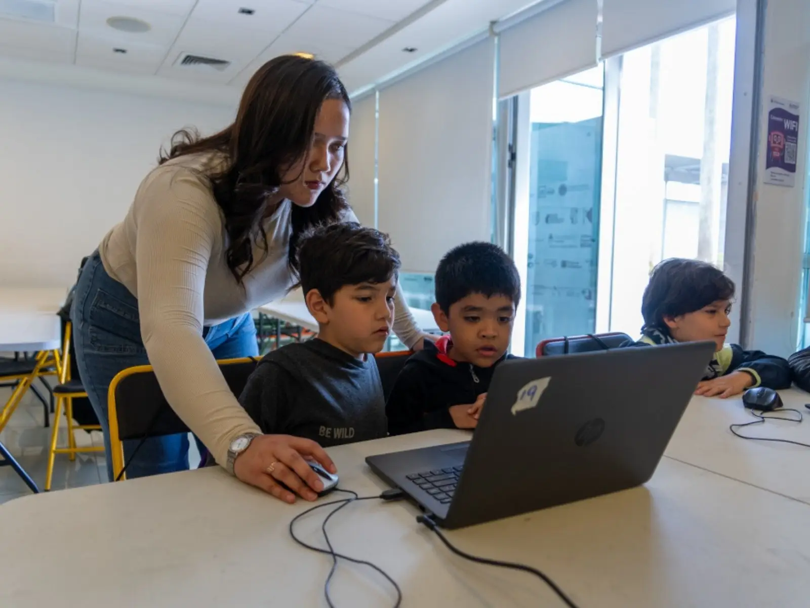 Niños, niñas y familias de Antofagasta aprendieron sobre ciudadanía digital