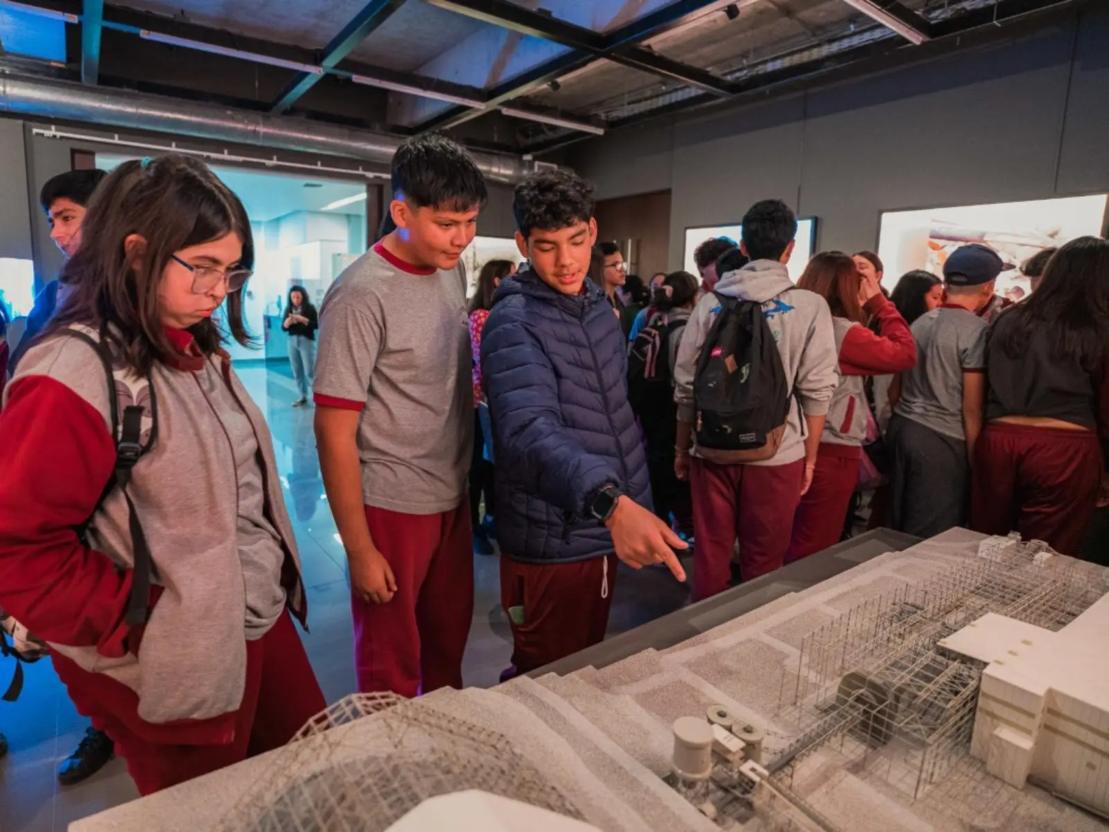 Vuelve exposición “Testigos: recursos para hoy y el futuro” a la Sala de Arte de FME