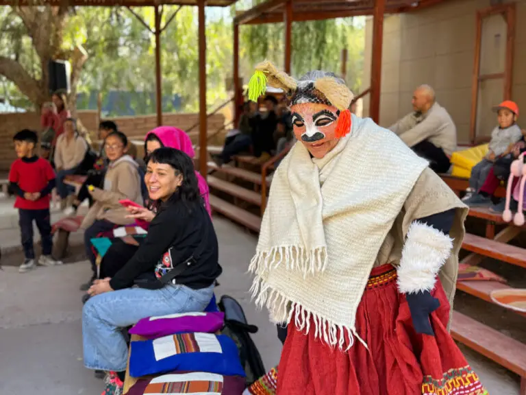 dia-pueblos-originarios-san-pedro-de-atacama-teatro-infantil2