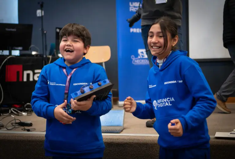 estudiantes-ganadores-torneo-robotica-antofagasta (5)
