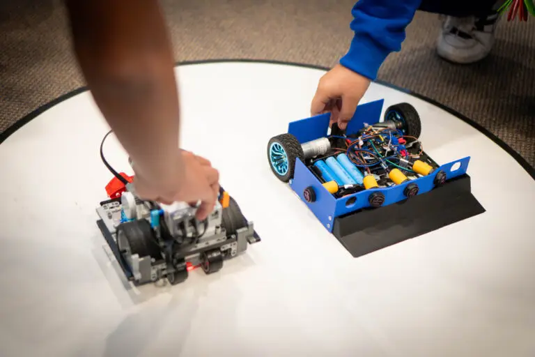 estudiantes-ganadores-torneo-robotica-antofagasta (6)
