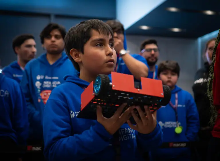 estudiantes-ganadores-torneo-robotica-antofagasta (7)